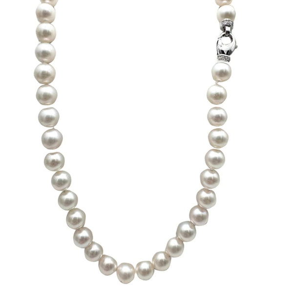 Collar de perlas Akoya de 7 mm con cierre de langosta de oro blanco y diamantes