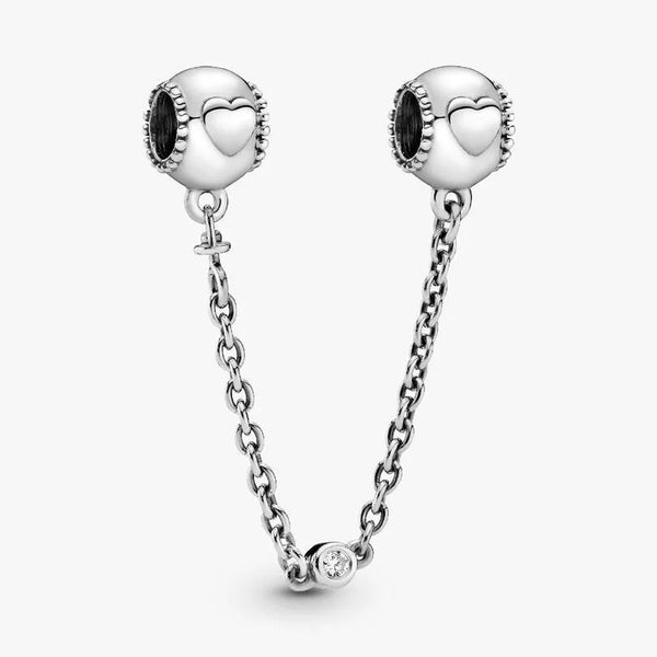 Cadena de seguridad Pandora con corazones en relieve
