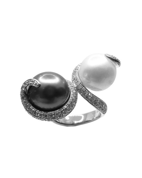 Anello COntrariè Giorgio Visconti con Perla Thaiti Perla Akoya e Diamanti