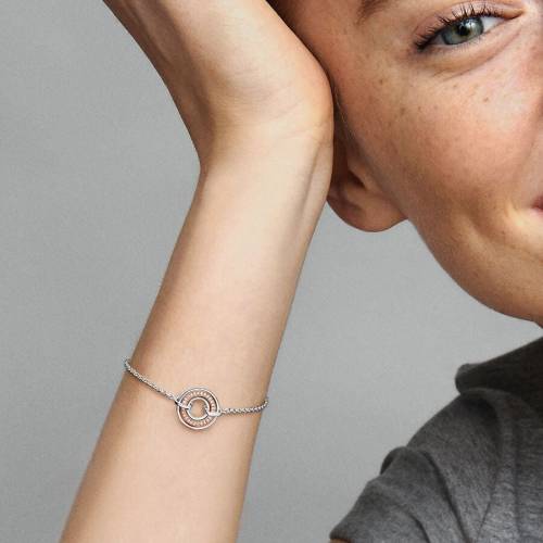 Pandora Bracciale Cerchio Bicolore con Logo e Pavè