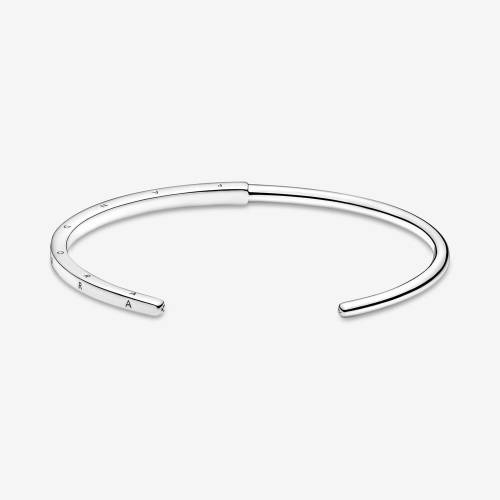 Bracciale Pandora rigido signature in argento sterling 925