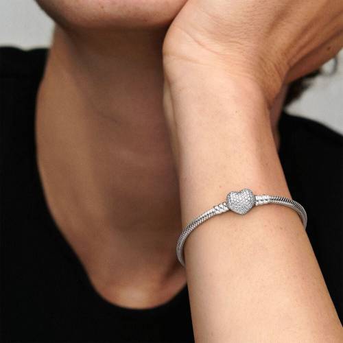 Bracciale Pandora con chiusura a cuore pavè