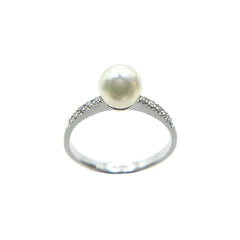 Anillo Bibigì de oro blanco con perla de Akoya de 6 mm y diamantes
