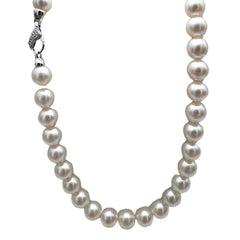 Necklace with 8.5 mm Akoya Pearls and a White Gold and Diamond Lobster Clasp