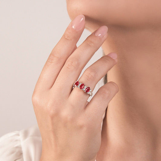 Anillo Trilogy de Mirco Visconti con rubíes y diamantes naturales