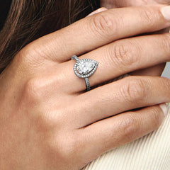 Anillo Pandora con punto de luz y gota grande