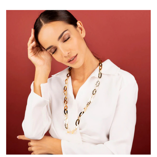 Collar etrusco de cadena larga ovalada plana martillada