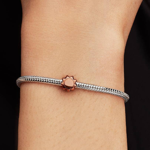Mini Charm Pandora Sole Effetto Metallico Arancione 794818C01
