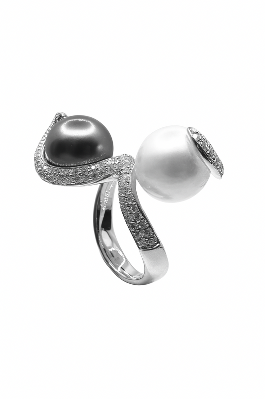 Anello COntrariè Giorgio Visconti con Perla Thaiti Perla Akoya e Diamanti