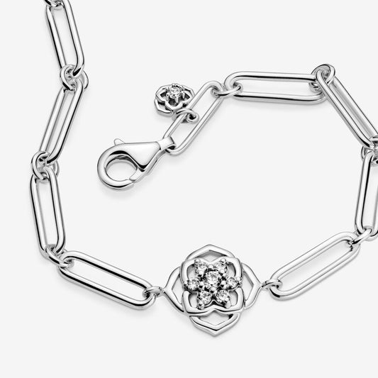 Pulsera Pandora con cadena de pétalos de rosa