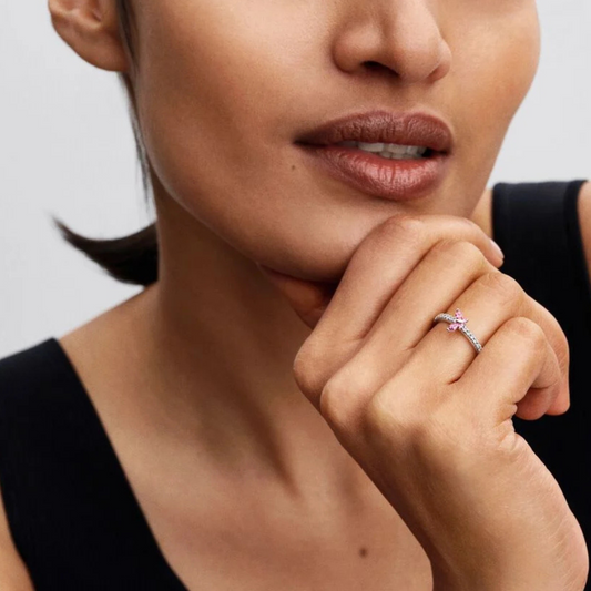 Anillo Pandora con mariposa rosa brillante