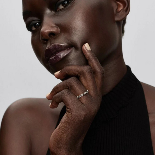 Anillo Pandora de luna creciente brillante