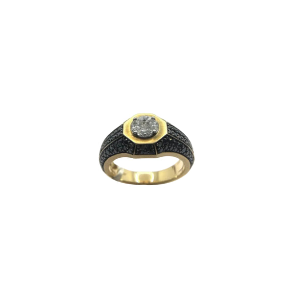 Anillo Chevalier de oro rosa con diamantes blancos y pavé de diamantes negros