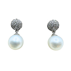 Pendientes Giorgio Visconti de oro blanco con perlas de agua dulce de 7,5 mm y pavé de diamantes redondos