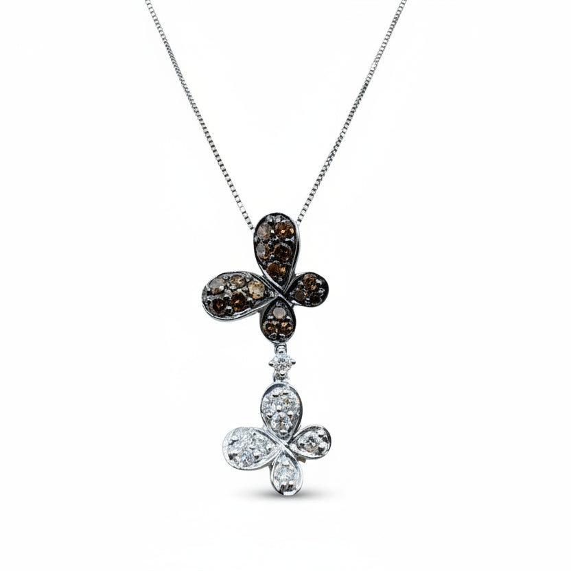 Collar Iannelli de oro blanco hecho a mano con colgante de mariposa con pavé de diamantes marrones y blancos