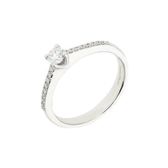 Anillo solitario Giorgio Visconti con diamante central y diamantes en el cuerpo