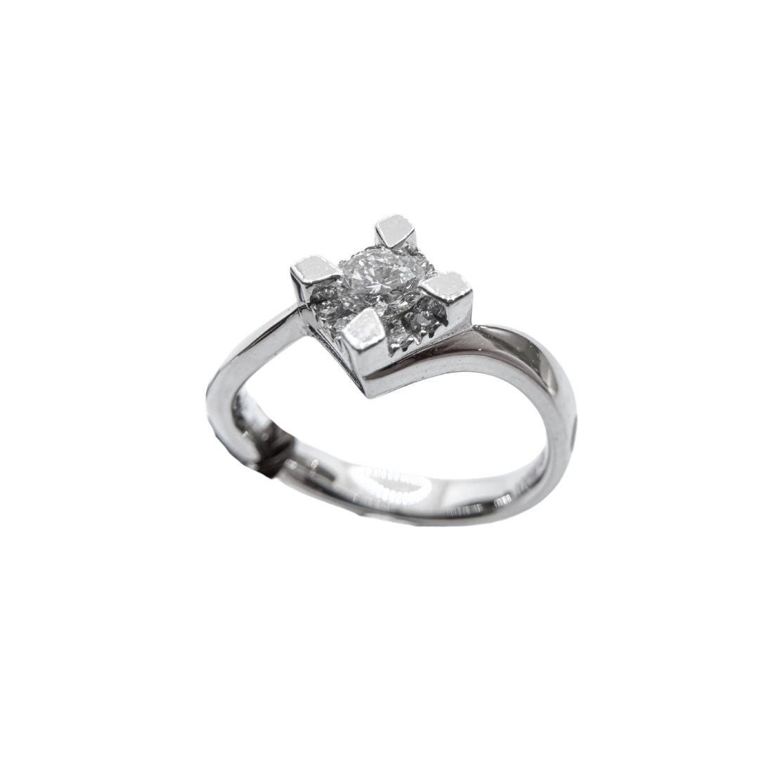 Anillo solitario Bibigì en oro blanco y diamantes
