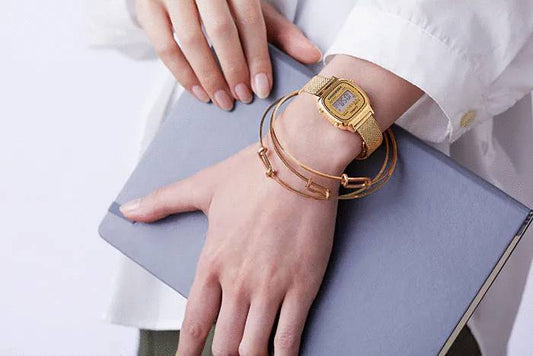 Orologio Casio Vintage con Cassa e Bracciale Maglia Milanese Dorato