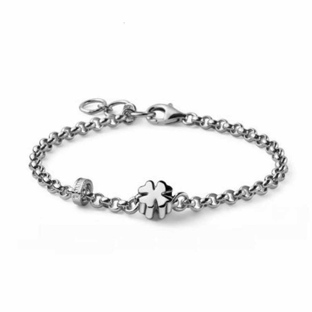 Pulsera de trébol de cuatro hojas de plata de ley de María Cristina