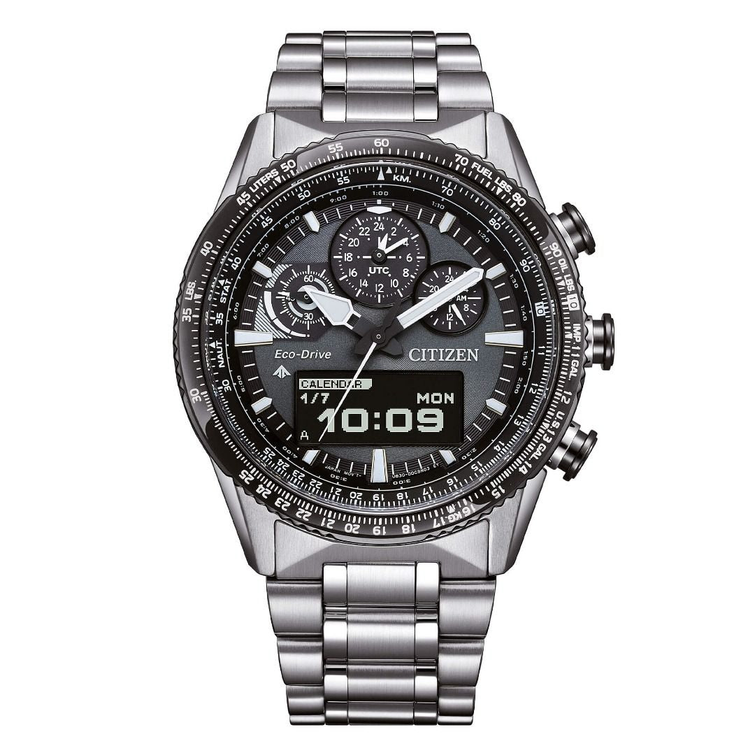 Reloj Citizen Promaster Skyhawk U830 con esfera negra
