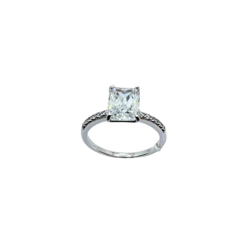 Anillo solitario de oro blanco de 18 quilates con circonita de corte rectangular
