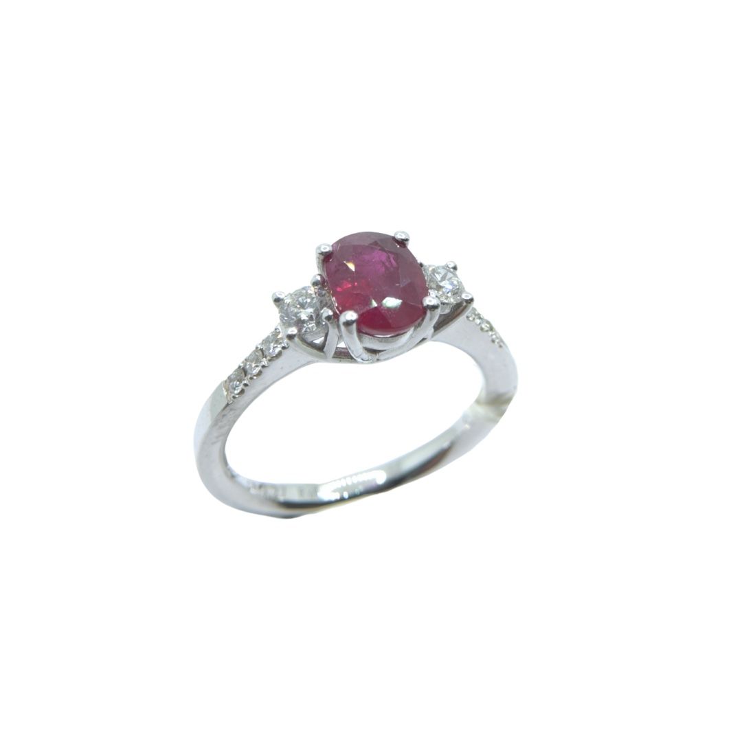 White Gold Ring with Ruby and Diamonds