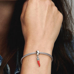 Charm Pandora Cuerno de la suerte rojo