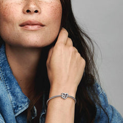 Charm Pandora de corazón calado con estrella