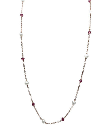 Collar de oro rosa de 18 quilates con granate y perlas