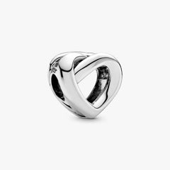 Charm de corazón trenzado de Pandora