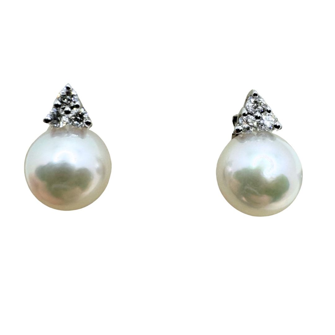 Iannelli Hand Made White Gold Earrings with 8.5/9 mm Japanese Akoya Pearls and Diamonds