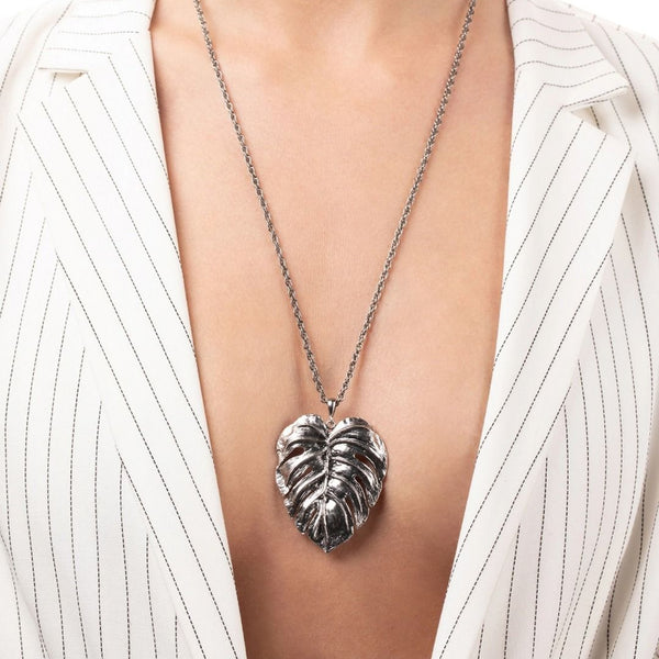 Collar de hoja de Monstera desnuda de Isola Bella
