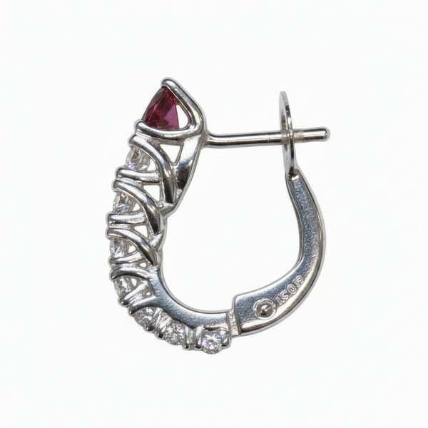 Pendientes de aro graduados Golay con rubíes naturales de 0,39 ct y diamantes naturales de 0,57 ct