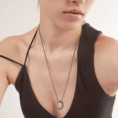 Nove25 Necklace-Ring with Circle Leaf Pendant