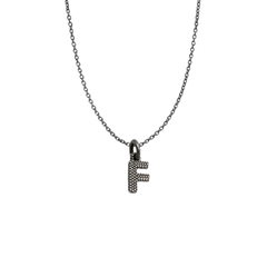 Collar con la inicial F punteada del 25 de noviembre
