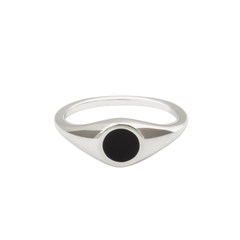 Nove25 Chevalier Round Ring with Black Enamel in Polished Silver