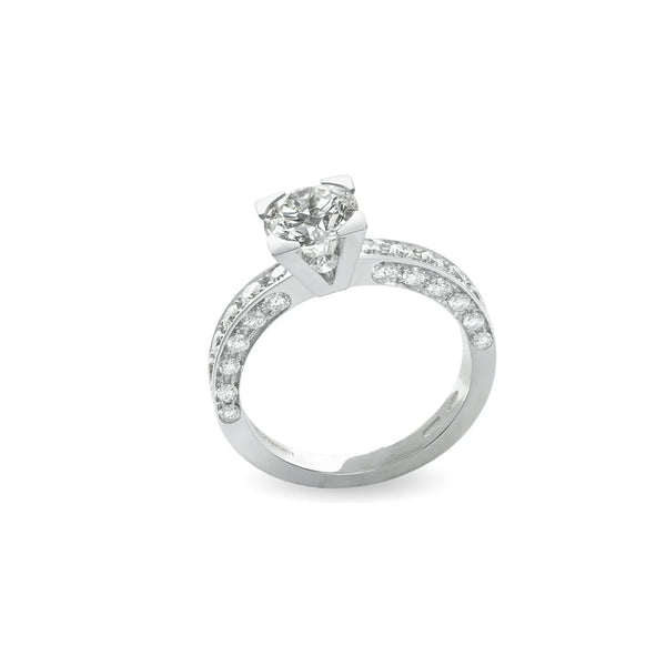 Icon Solitaire Ring with Central Diamond and Side Diamonds