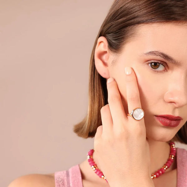 Anillo grande Bronzallure Chevalier con piedra natural plana de nácar blanco