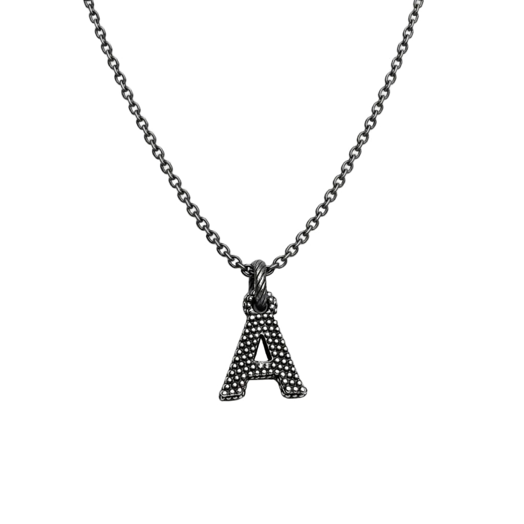 Collar con inicial A y puntos del 25 de noviembre