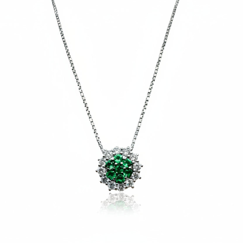 Collar Iannelli de oro blanco hecho a mano con colgante con pavé de esmeraldas naturales y borde de diamantes