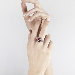 Nove25 Oval Chevalier Ring Dotted with Red Corundum