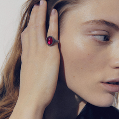 Nove25 Oval Chevalier Ring Dotted with Red Corundum
