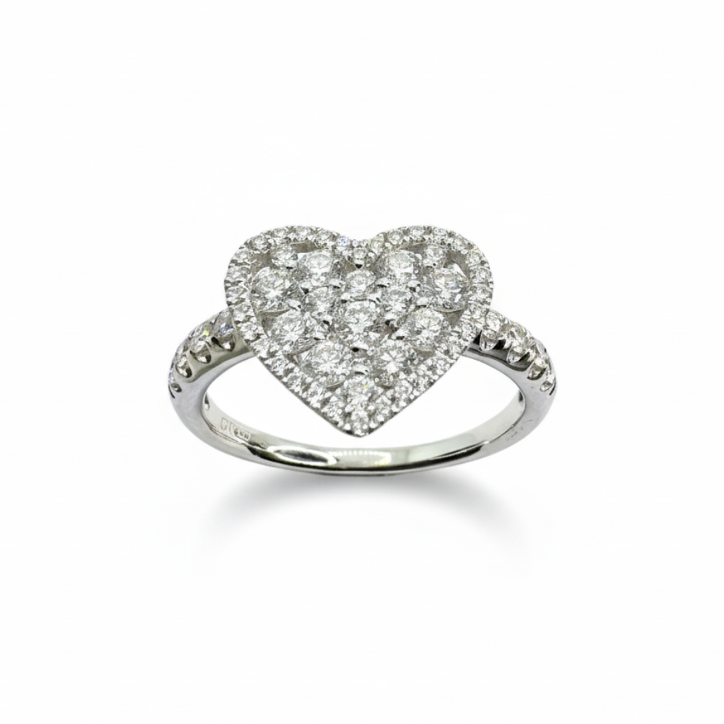 Anillo de corazón de Giorgio Visconti en oro blanco con pavé de diamantes