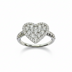 Anillo de corazón de Giorgio Visconti en oro blanco con pavé de diamantes