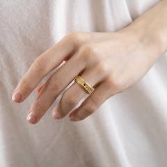 Nove25 Band Ring La Fortuna With Red Spinel Yellow Gold