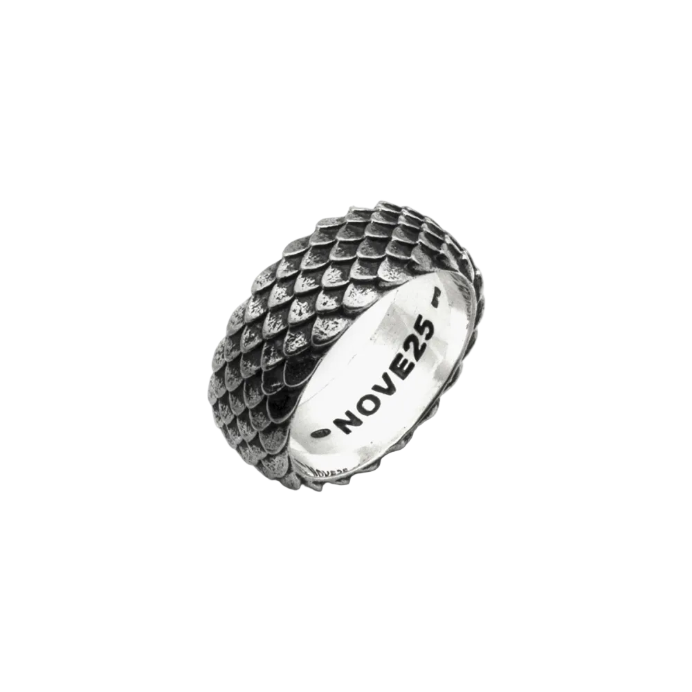 Anillo Nove25 con banda escamada en plata 925