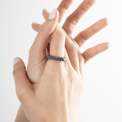 Anillo Nove25 de boda de corindón con solitario punteado
