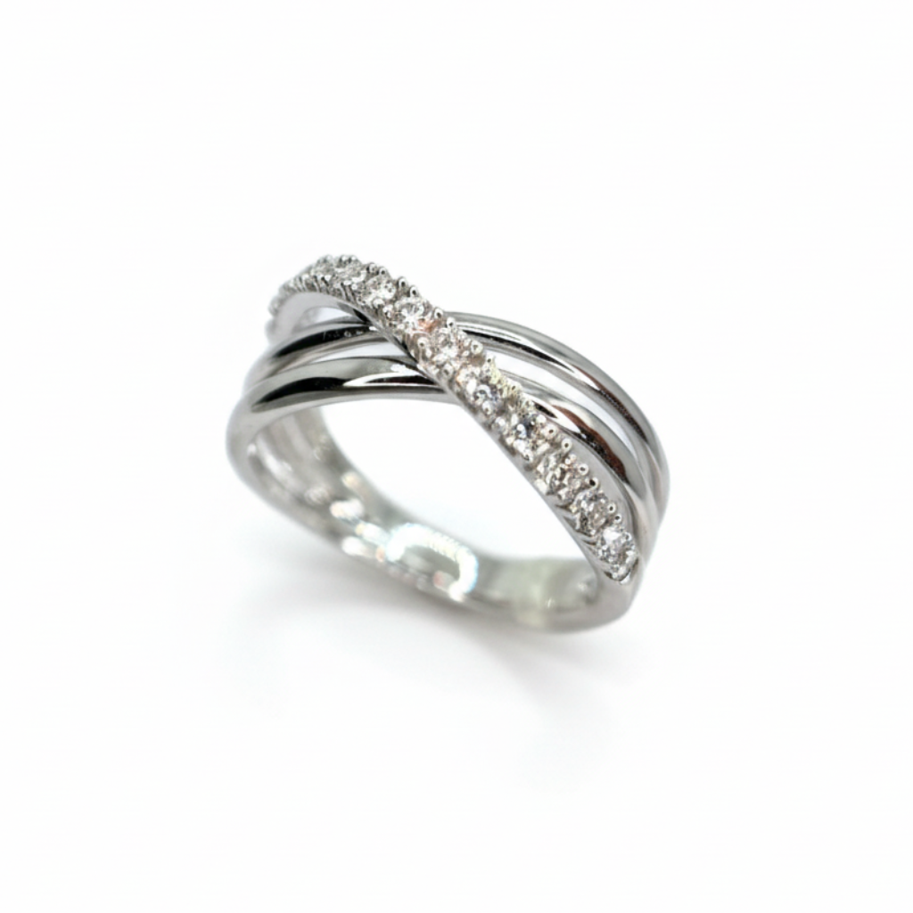 Anillo trenzado de Giorgio Visconti en oro blanco y diamantes