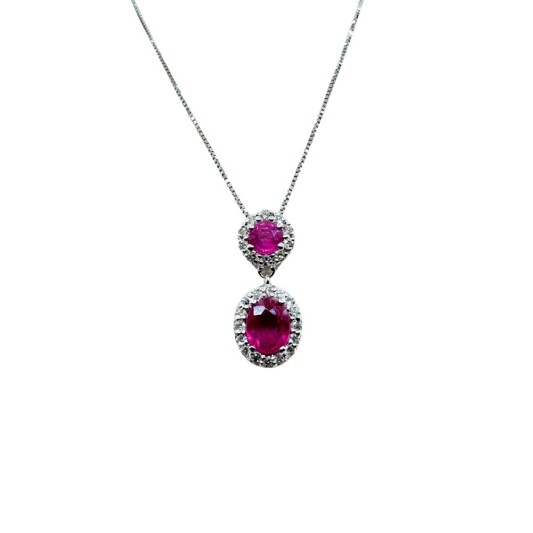 Collana Bibigi' In Oro Bianco Con Doppio Pendente Con Rubini Taglio Brillante E Ovale E Contorno Di Diamanti CLK0070BR