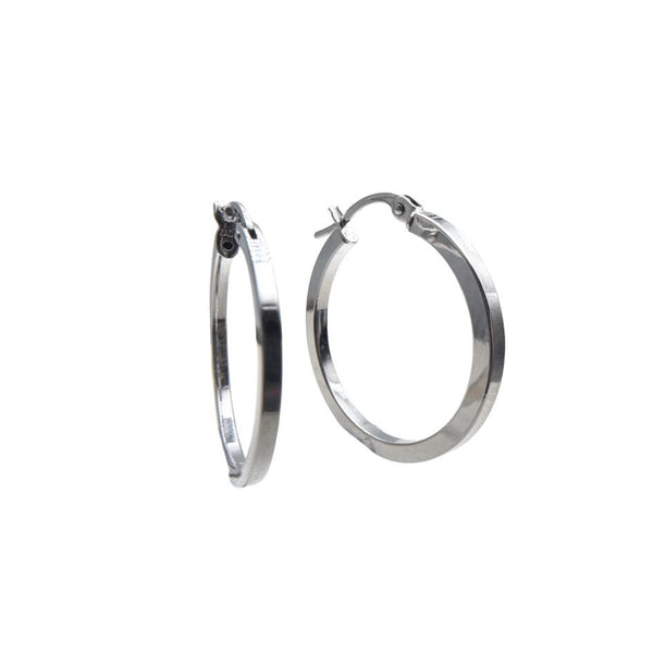 Aros cuadrados en oro blanco de 18 KT